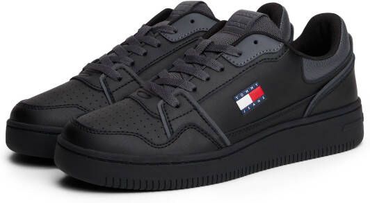 TOMMY JEANS Plateausneakers TJW RETRO BASKET SNEAKER vrijetijdsschoen halfhoge schoen veterschoen met geprint logo vlag