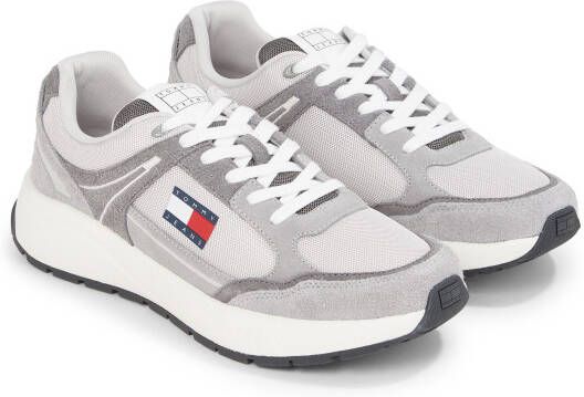 TOMMY JEANS Sneakers met sleehak TJM RUNNER MIX MATERIAL sleehak freizeitschoen lage schoen veterschoen met logovlag