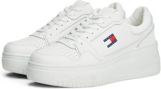 TOMMY JEANS Sneakers met sleehak TJW RETRO BASKET FLATFORM plateau vrijetijdsschoen veterschoen met perforaties in basket-look - Foto 4