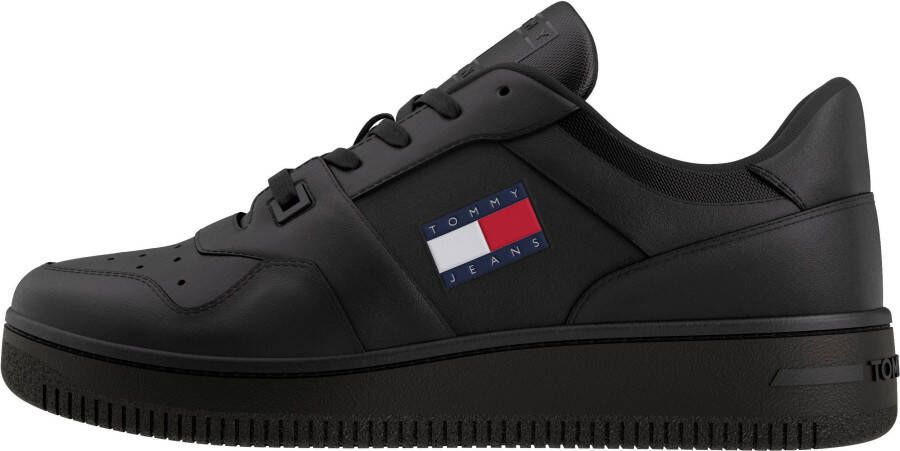 TOMMY JEANS Plateausneakers TJW RETRO BASKET ESS vrijetijdsschoen lage schoen veterschoen met zijlogo-vlag - Foto 6