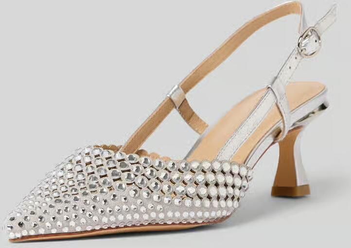 Alma en Pena Pumps met siersteenversiering