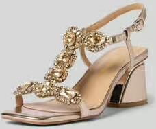 Alma en Pena sandaaltjes met siersteentjes en blokhak