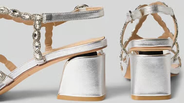 Alma en Pena sandaaltjes met siersteentjes en blokhak - Foto 2