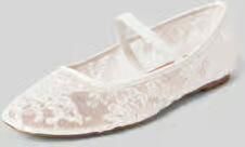 Bianco Ballerina met ajourwerk met bloemenmotief