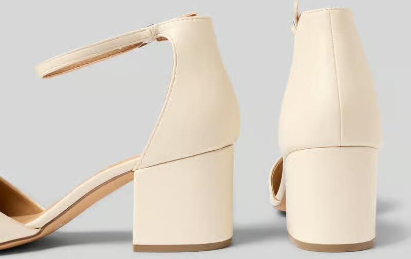 Bianco Pumps met blokhak en riempje - Foto 2