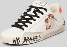 Crime London Sneakers van Leer met Looney Tunes -print
