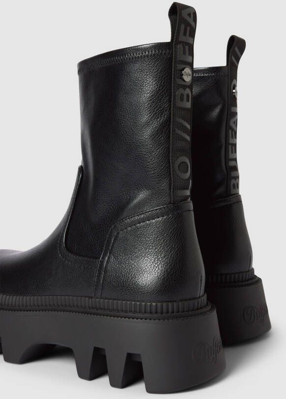 Buffalo Boots met labeldetails model 'FLORA SOCKBOOT'