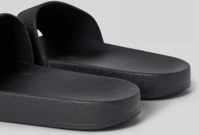Levi's Slippers met labelprint model 'JUNE PERF'