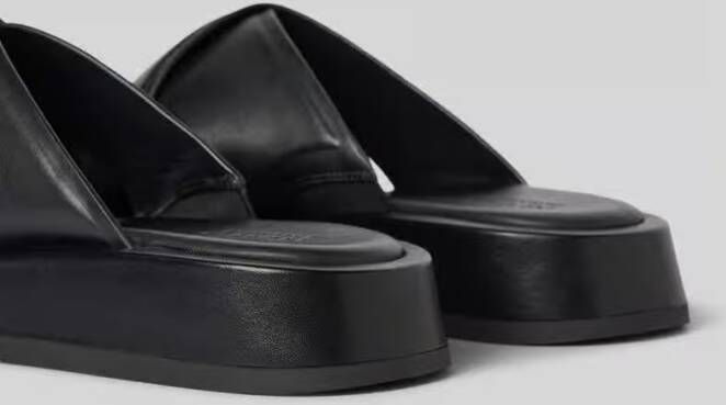Newd Tamaris Leren slippers met label in reliëf