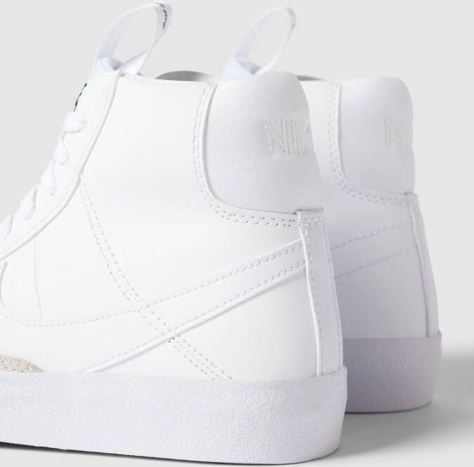 Nike High top sneakers met contrastgarnering model 'Blazer'