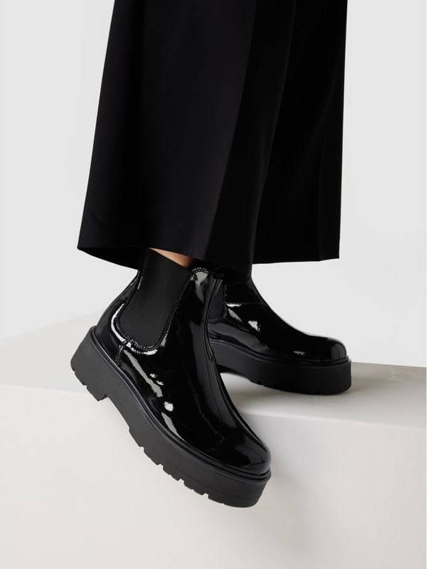 Tommy Jeans Chelsea boots in laklook