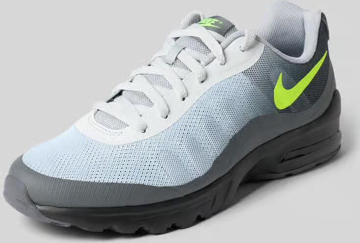 Nike sneakers met logoprint model 'Air Max Invigor'