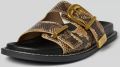 Steve Madden Slippers met doornsluiting en labeldetail model 'ARCH' - Donkerbruin