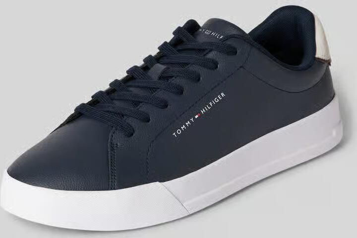 Tommy Hilfiger Sneakers TH COURT LTH DETAIL ESS vrijetijdsschoen lage schoen veterschoen met zijlijk logo-opdruk