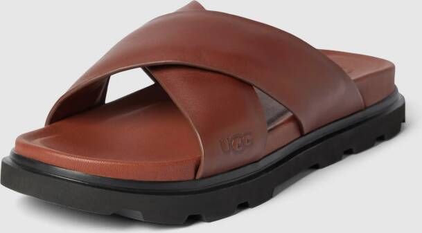 Ugg Slippers met brede riempjes model 'CAPITOLA CROSS SLIDE'