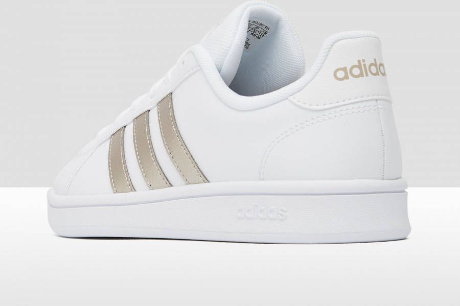 Adidas grand court base sneakers wit goud dames