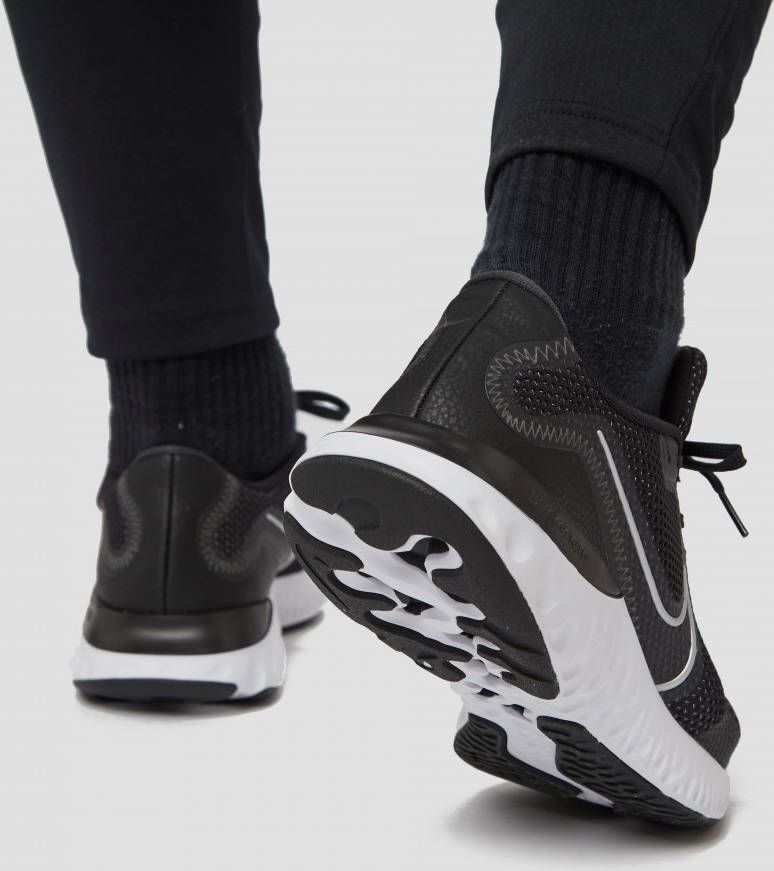 Nike renew run hardloopschoenen zwart grijs heren