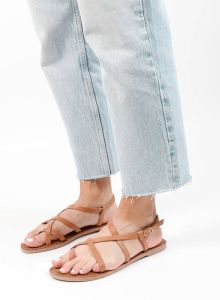 Sacha Cognac leren sandalen met gekruiste bandjes