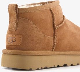 Ugg Classic Ultra Mini suède enkellaarsjes cognac