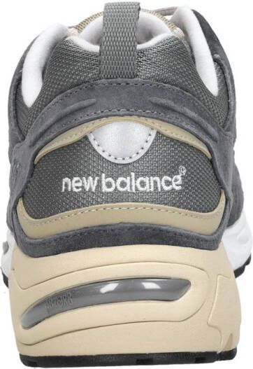 New Balance 878