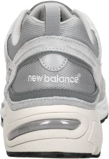 New Balance 878