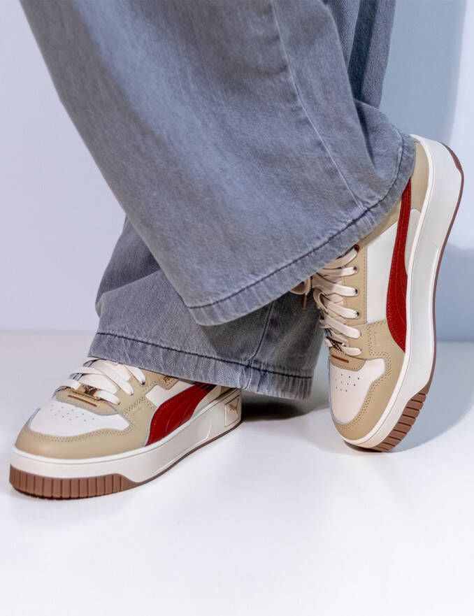 PUMA Carina Street Lux Sneakers Laag Beige