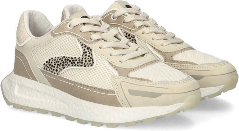 Maruti June lage sneakers