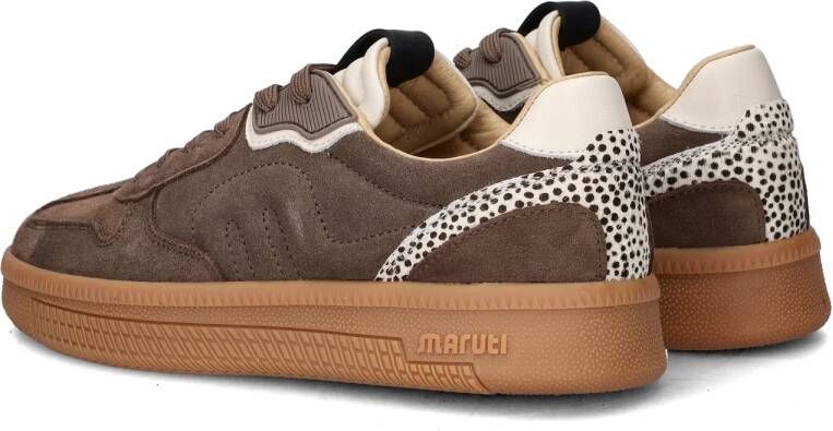 Maruti Yale lage sneakers