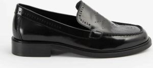 Sissy- Zwarte leren loafers met reliëfpatroon