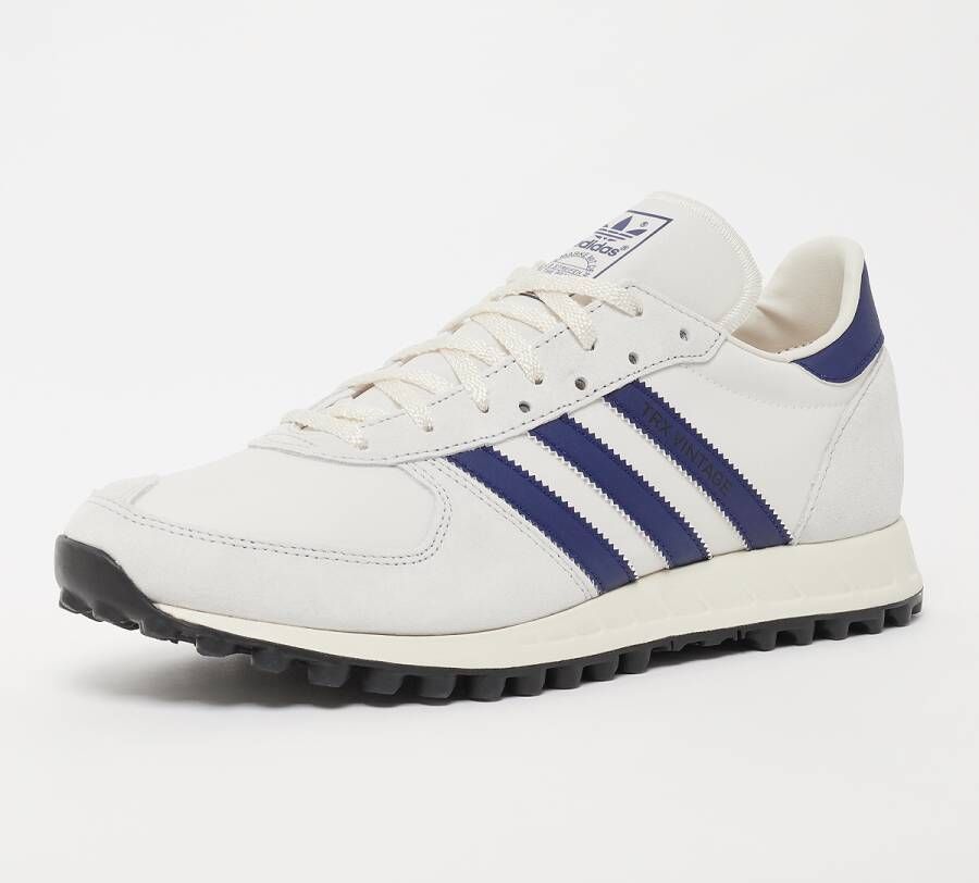 Adidas retro sale sneakers