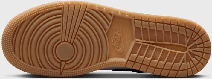 Jordan Air 1 Low (GS) Air Retro in wit formaten: 38