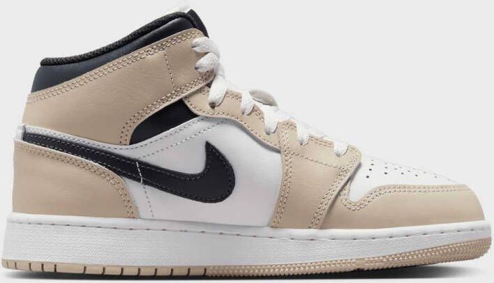 Jordan Air 1 Mid (GS) Air Retro in beige formaten: 38