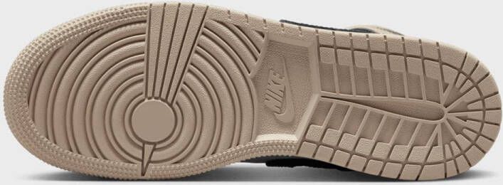 Jordan Air 1 Mid (GS) Air Retro in beige formaten: 38