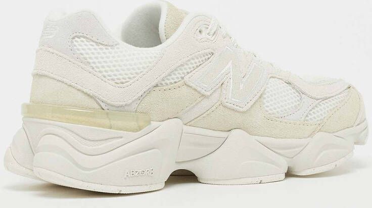 New Balance 9060 Lifestyle in beige formaten: 36