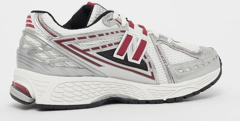 New Balance 1906 in zilver formaten: 36