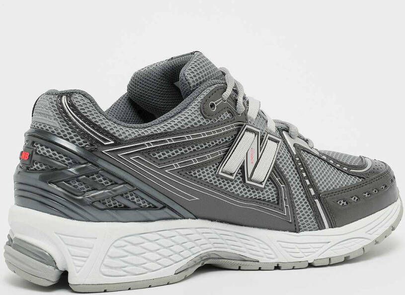 New Balance 1906 Running in grijs formaten: 41.5