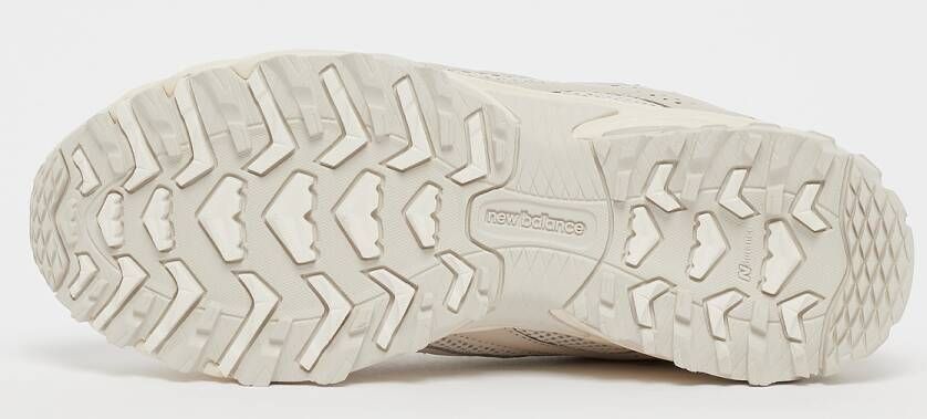 New Balance 610 in Beige