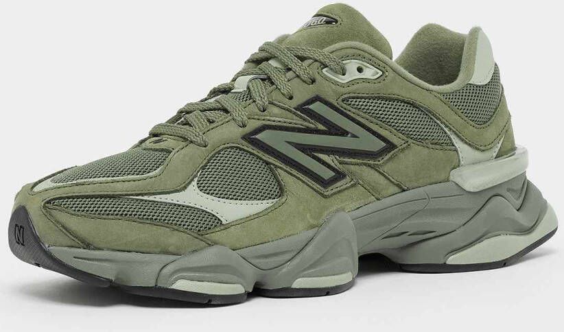 New Balance 9060 Lifestyle in groen formaten: 42