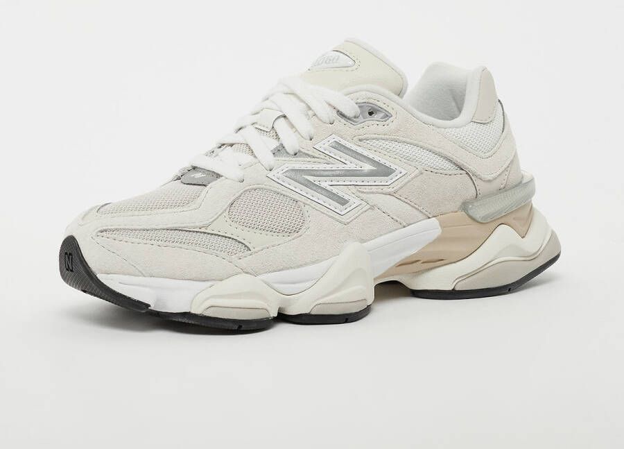 New Balance 9060 Lifestyle in beige formaten: 37