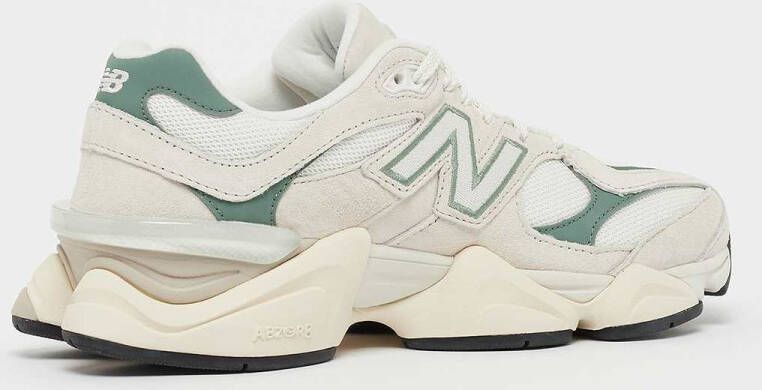 New Balance 9060 Lifestyle in beige formaten: 37