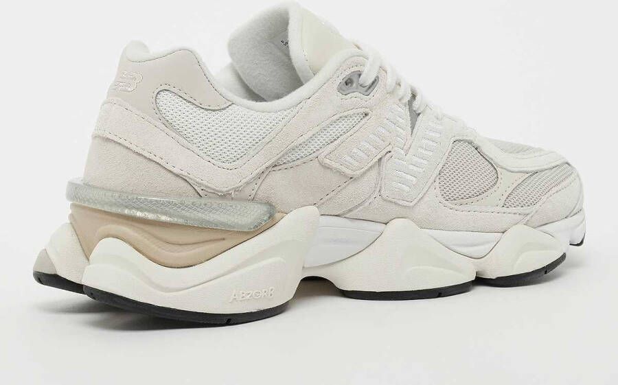 New Balance 9060 Lifestyle in beige formaten: 42