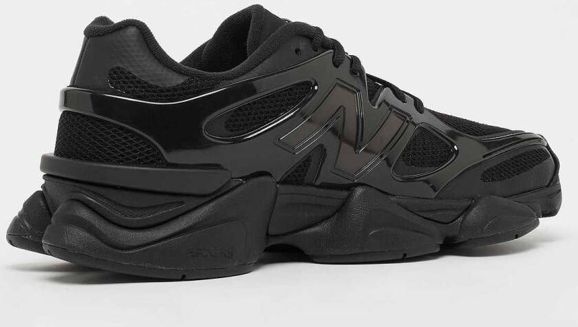 New Balance 9060 Lifestyle in zwart formaten: 42.5