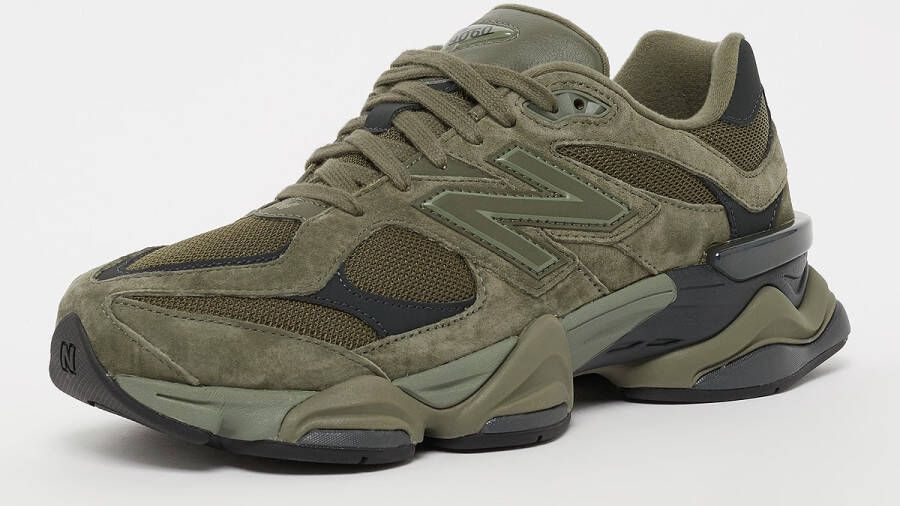 New Balance 9060 olive grey Lifestyle in groen formaten: 43