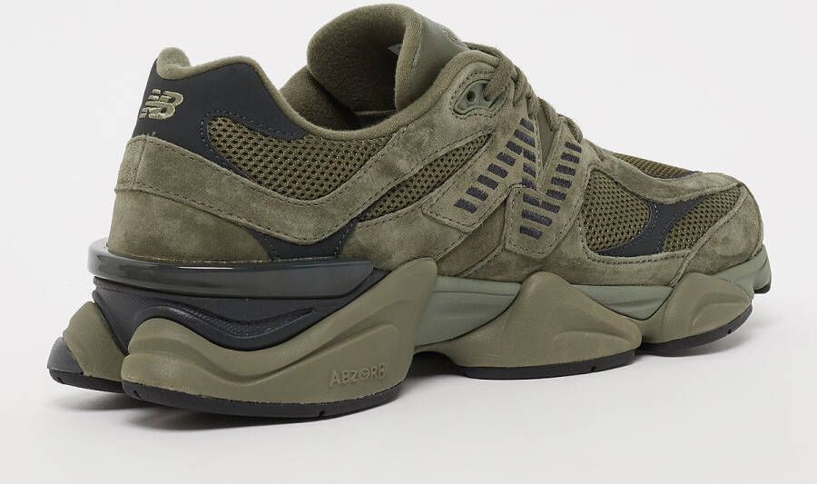 New Balance 9060 olive grey Lifestyle in groen formaten: 43