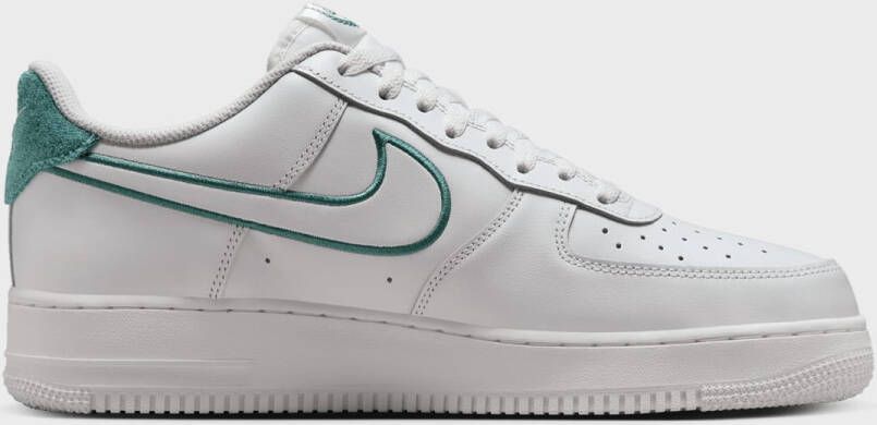 Nike Air Force 1 '07 LV8 Air Force 1 in wit formaten: 41