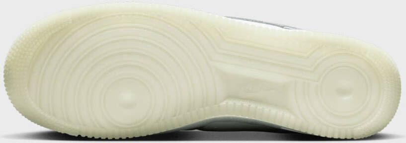 Nike Air Force 1 '07 LV8 Air Force 1 in wit formaten: 41
