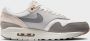 Nike Air Max 1 summit white flat pewter lt iron ore Air Max 1 in grijs formaten: 42.5 - Thumbnail 5