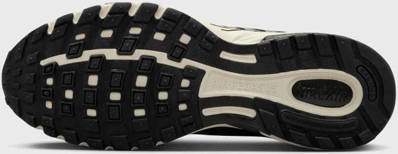 Nike Air Pegasus 2005 Lifestyle in beige formaten: 41