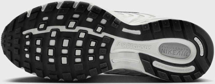 Nike Air Pegasus Lifestyle in wit formaten: 37.5