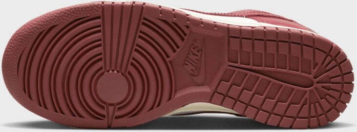 Nike Dunk Low TBT Dunk in rood formaten: 36.5